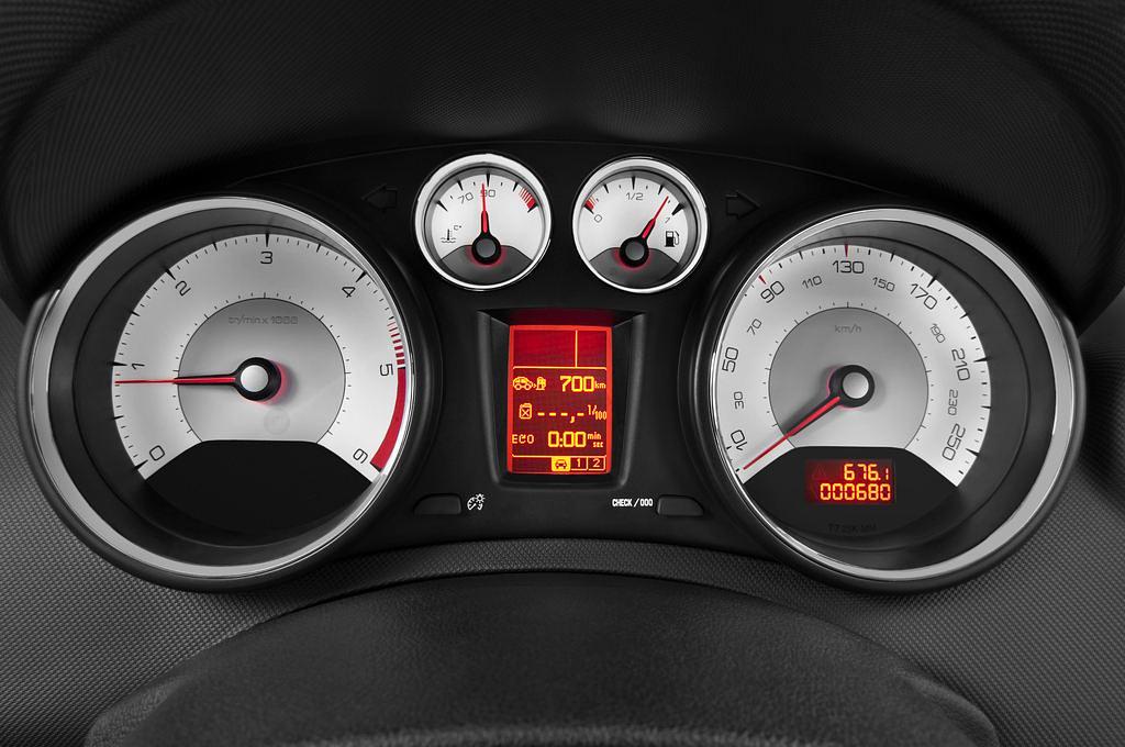 Peugeot 308 (Baujahr 2011) Allure 5 Türen Tacho und Fahrerinstrumente