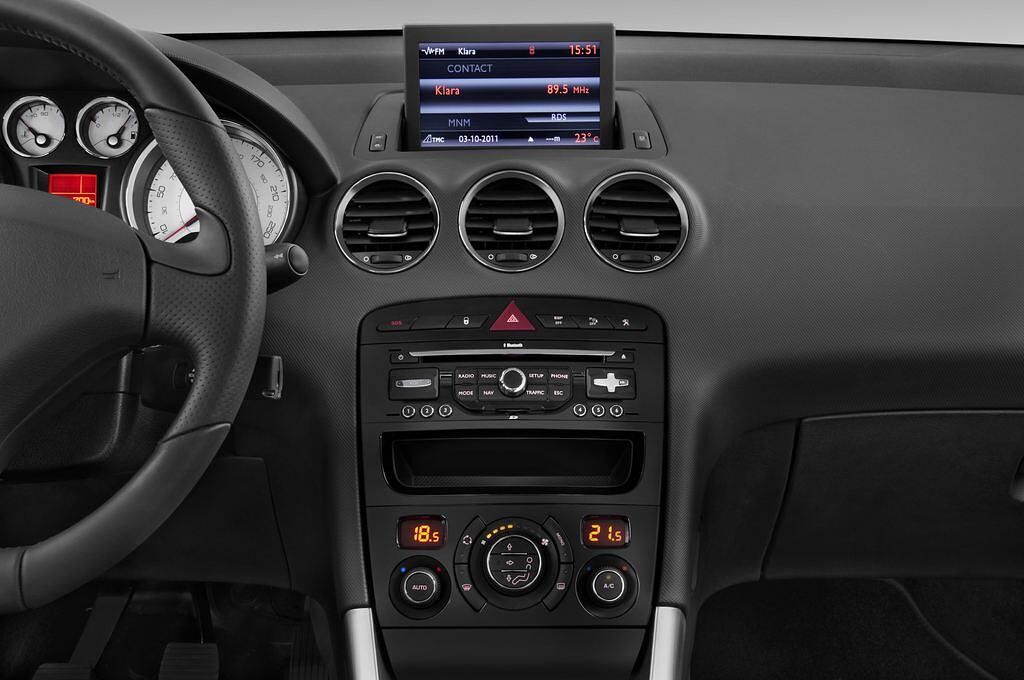 Peugeot 308 (Baujahr 2011) Allure 5 Türen Mittelkonsole