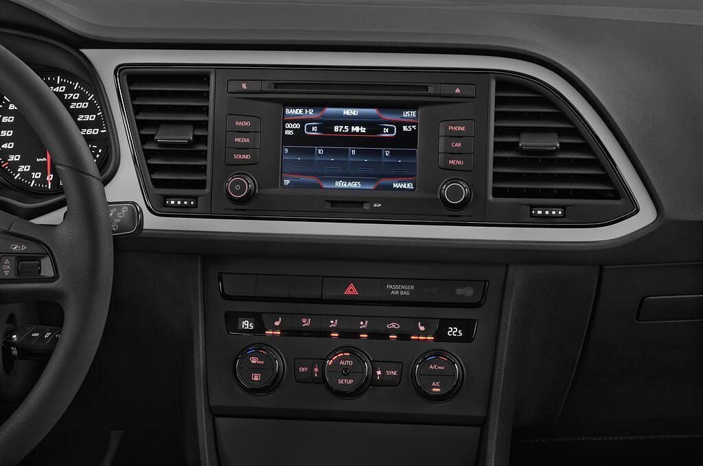 SEAT Leon (Baujahr 2013) Reference 5 Türen Mittelkonsole