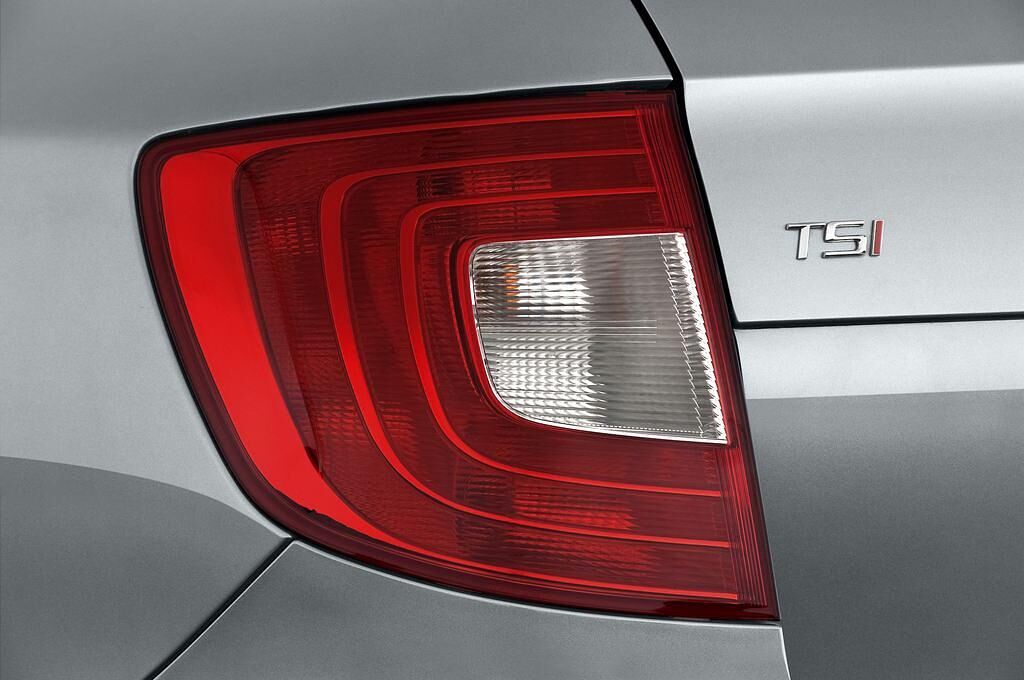 Skoda Superb (Baujahr 2010) Elegance 5 Türen Rücklicht