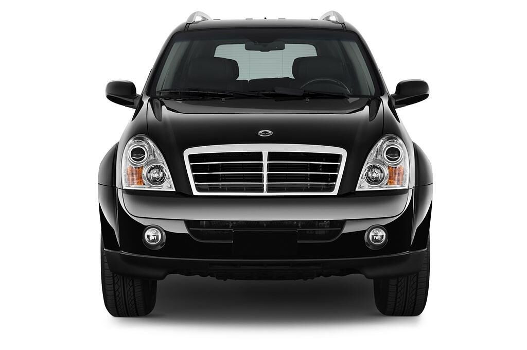 Ssangyong Rexton (Baujahr 2011) - 5 Türen Frontansicht