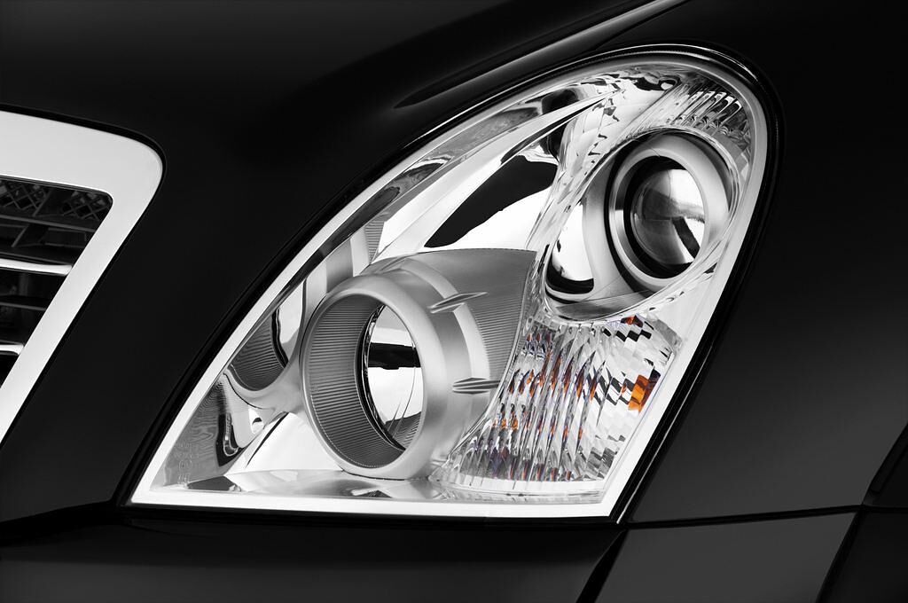 Ssangyong Rexton (Baujahr 2011) - 5 Türen Scheinwerfer