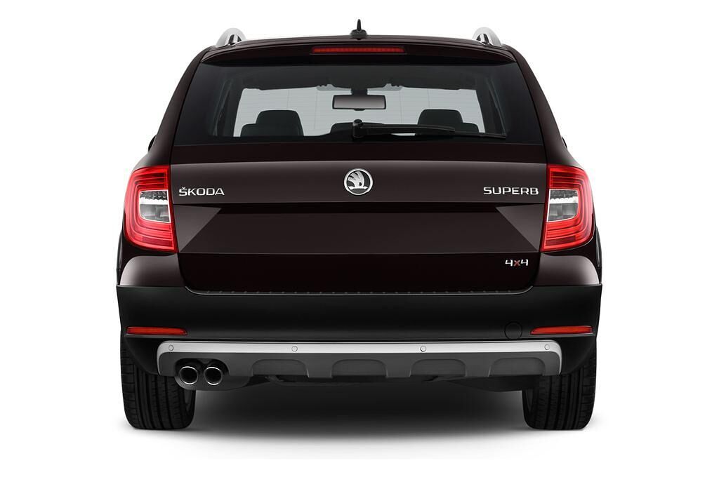 Skoda Superb (Baujahr 2015) Elegance 5 Türen Heckansicht