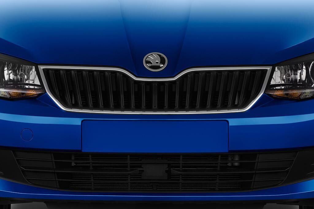 Skoda Fabia (Baujahr 2015) Ambition 5 Türen Kühlergrill und Scheinwerfer