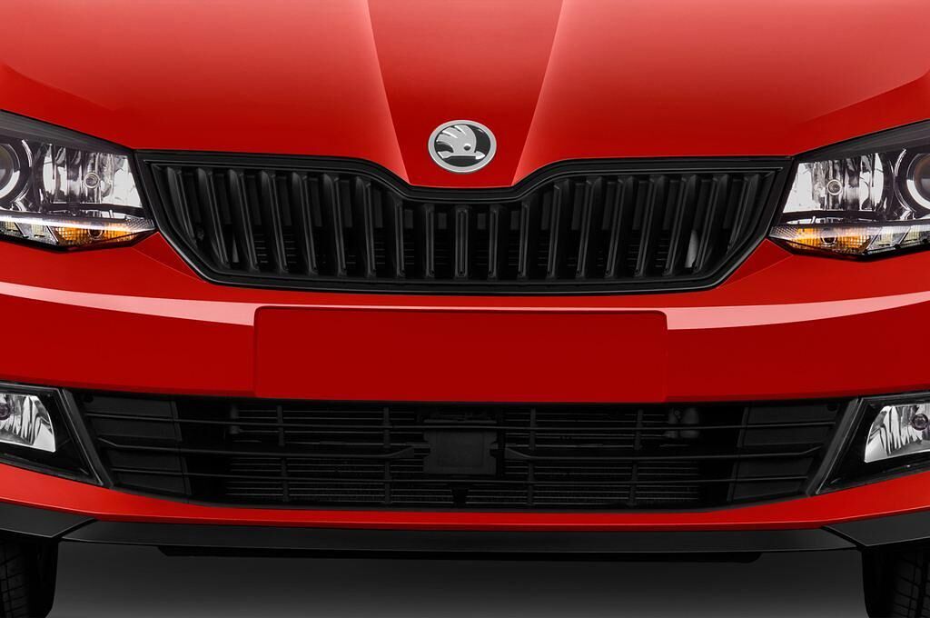 Skoda Fabia (Baujahr 2016) Monte Carlo 5 Türen Kühlergrill und Scheinwerfer