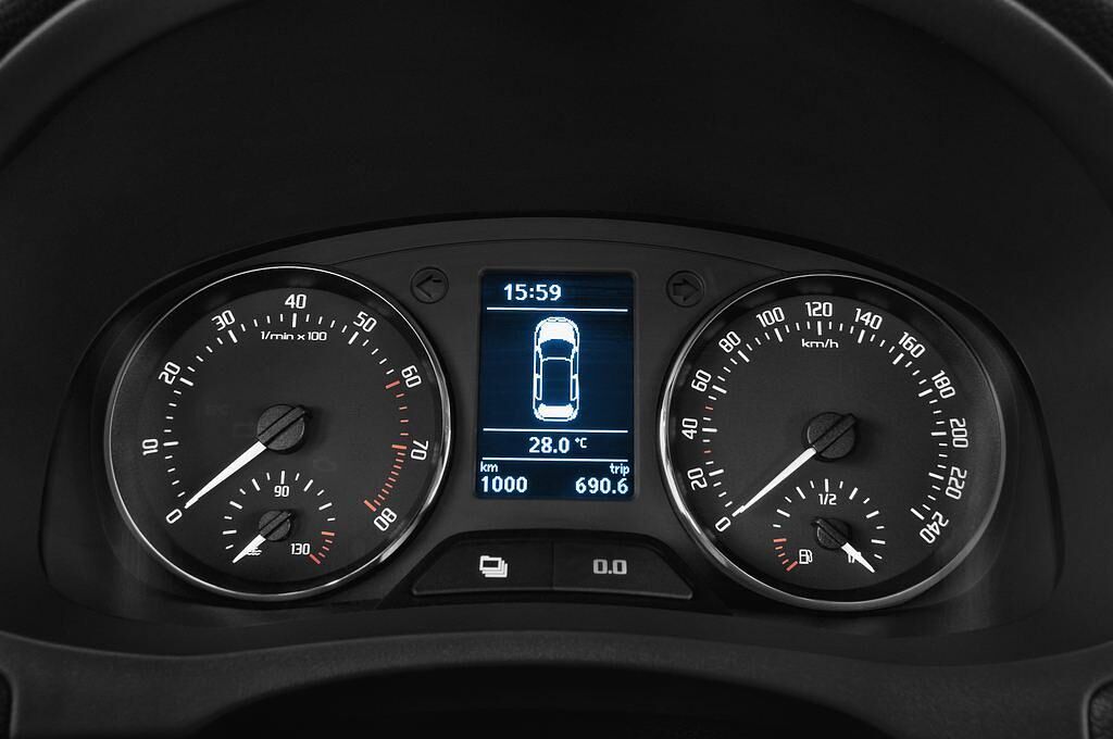 Skoda Fabia (Baujahr 2013) Elegance 5 Türen Tacho und Fahrerinstrumente