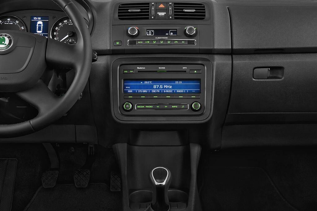 Skoda Fabia (Baujahr 2013) Elegance 5 Türen Mittelkonsole