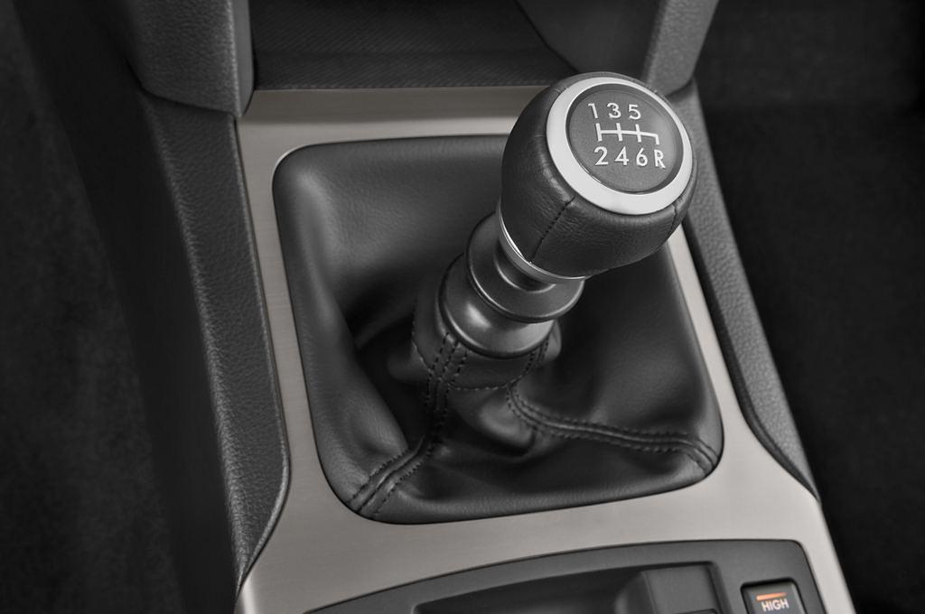 Subaru Legacy (Baujahr 2010) Sport 5 Türen Schalthebel