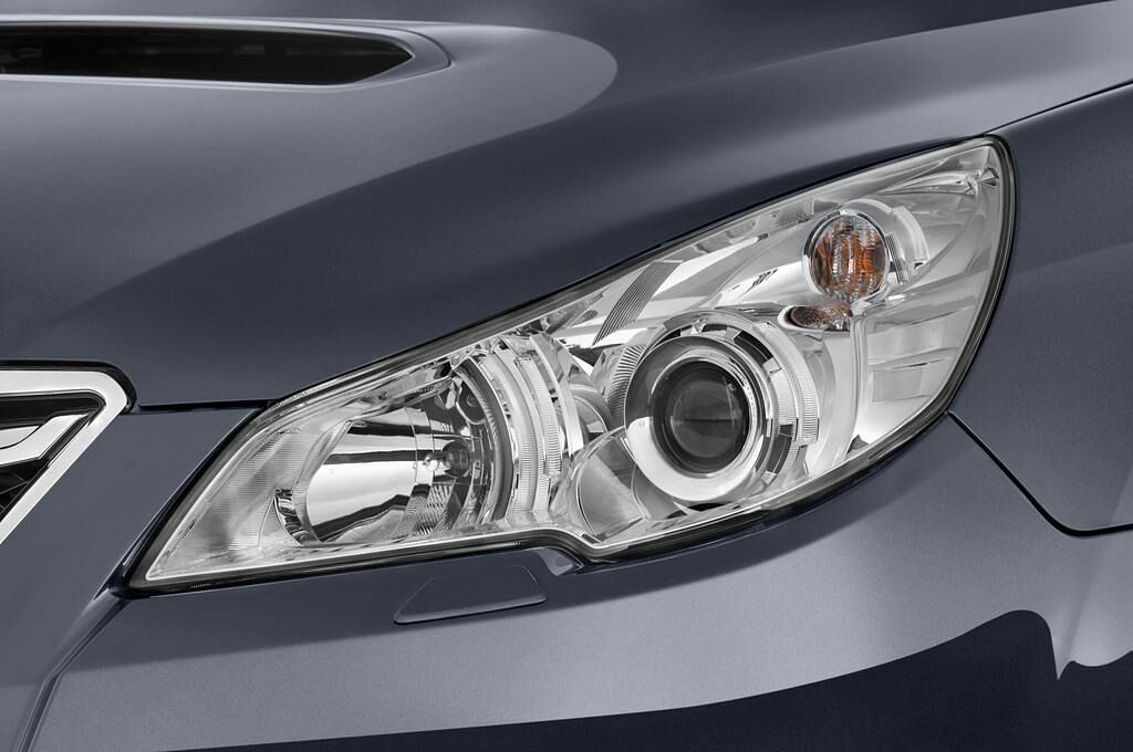 Subaru Legacy (Baujahr 2010) Sport 5 Türen Scheinwerfer