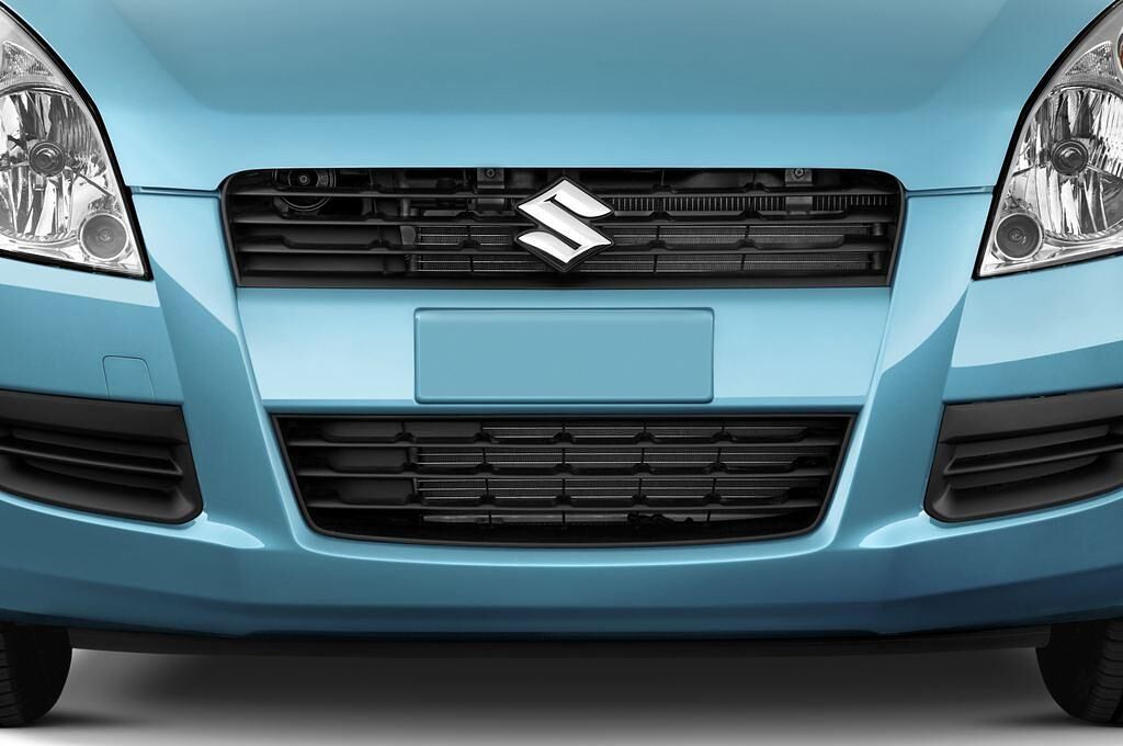 Suzuki Splash (Baujahr 2010) Club 5 Türen Kühlergrill und Scheinwerfer