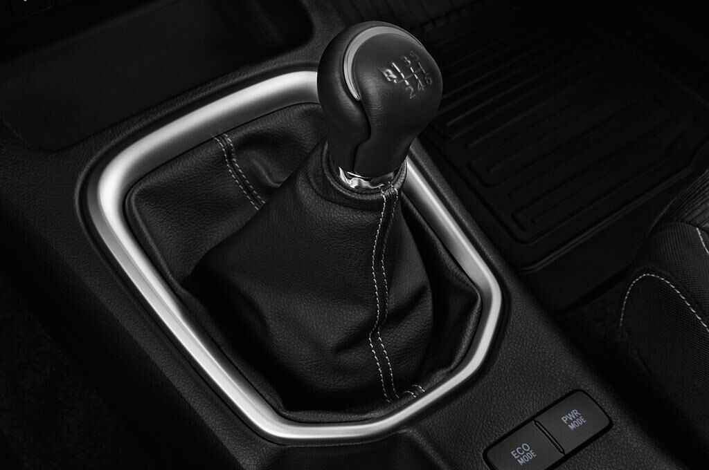 Toyota Hilux (Baujahr 2017) Duty Comfort 2 Türen Schalthebel