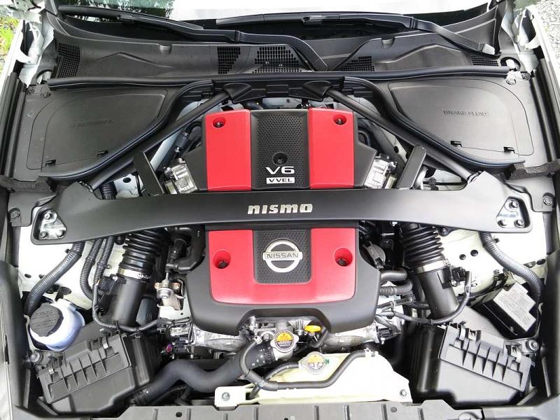 Das auf 344 PS erstarkte 3,7 Liter große V6-Aggregat des Nissan 370 Z Nismo.