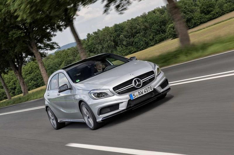 6,9 Liter verbraucht er auf 100 Kilometer.