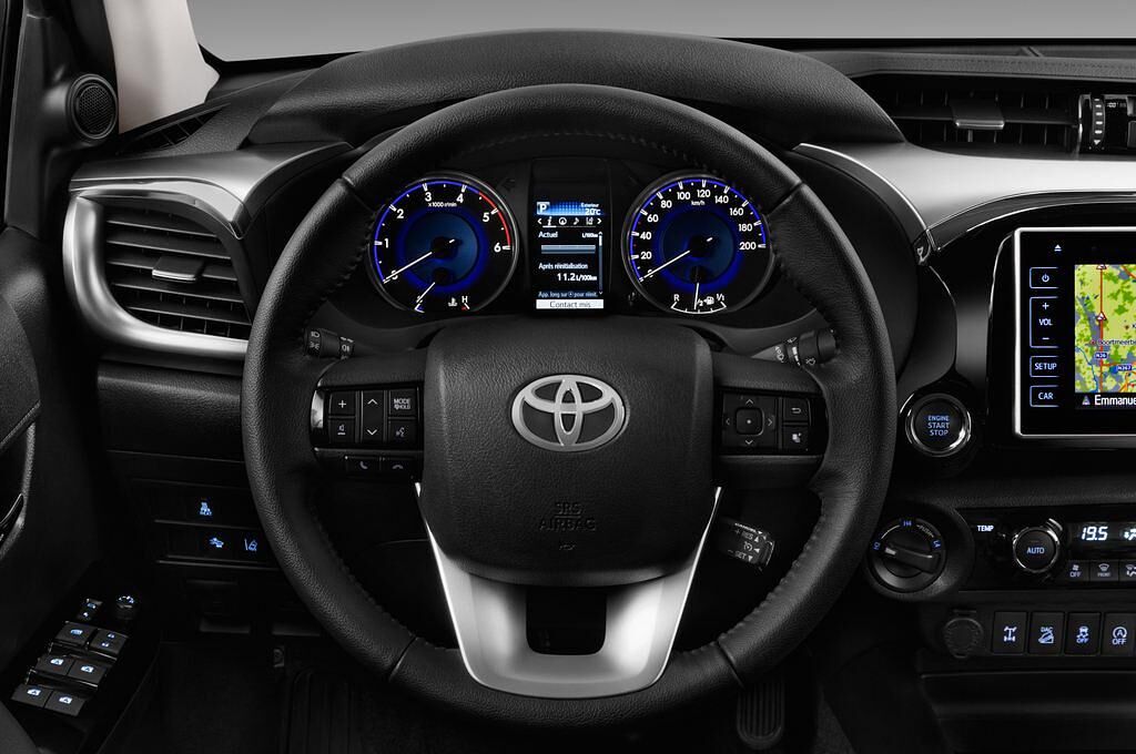 Toyota Hilux (Baujahr 2016) Comfort 4 Türen Lenkrad