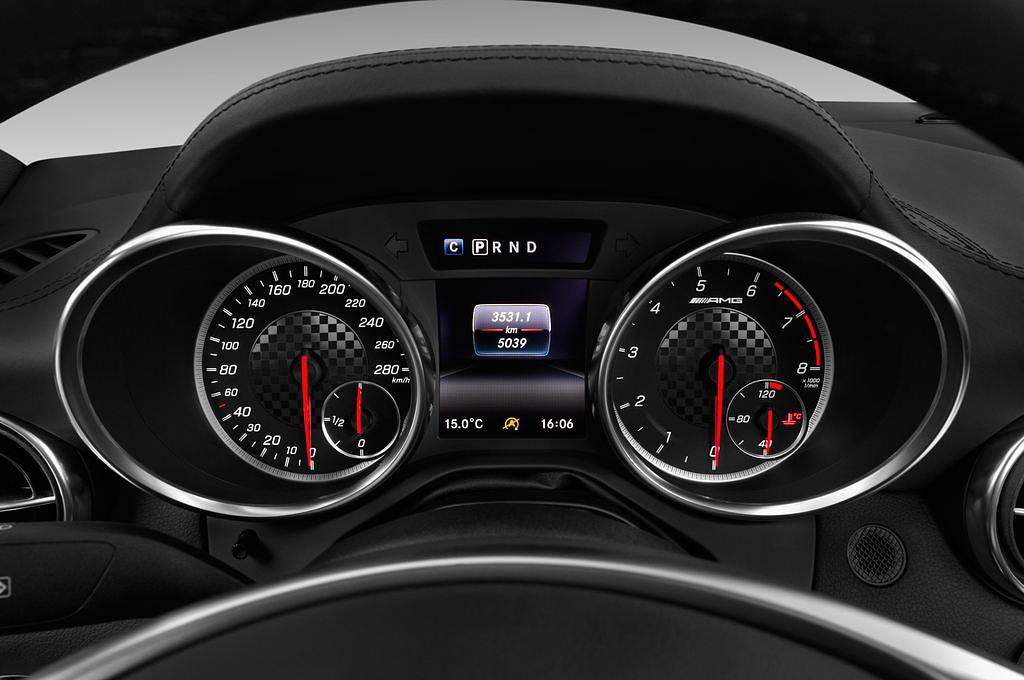Mercedes SLC (Baujahr 2017) AMG 2 Türen Tacho und Fahrerinstrumente