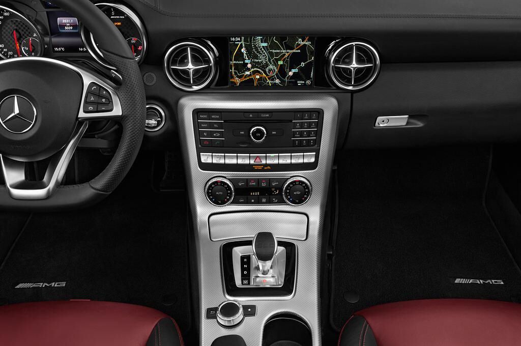 Mercedes SLC (Baujahr 2017) AMG 2 Türen Mittelkonsole