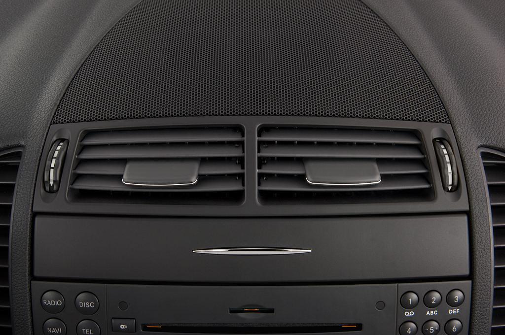 Mercedes SLK (Baujahr 2010) 300 2 Türen Lüftung