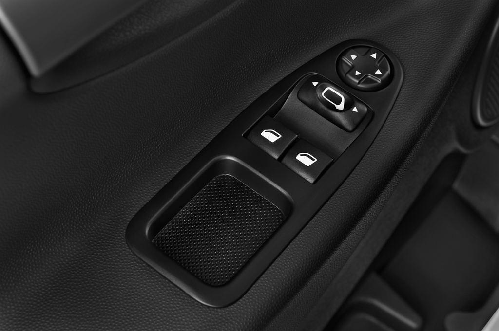 Toyota Proace (Baujahr 2015) Comfort 5 Türen Bedienungselemente Tür