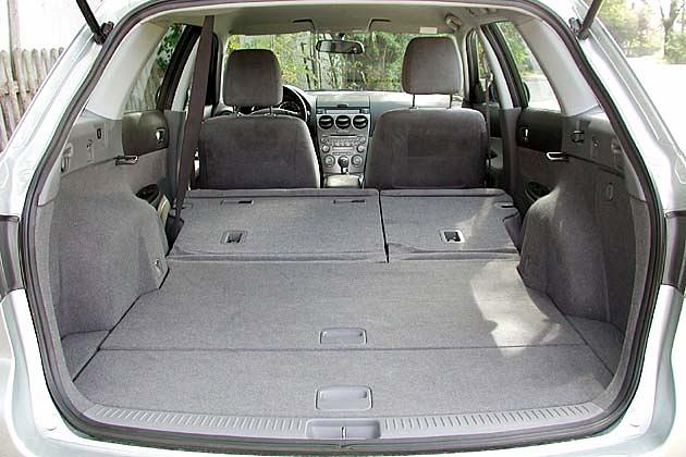 Mit geklappten Rücklehnen entstehen 1.712 Liter Raum