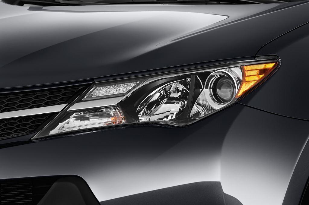 Toyota RAV4 (Baujahr 2013) START-Edition 5 Türen Scheinwerfer