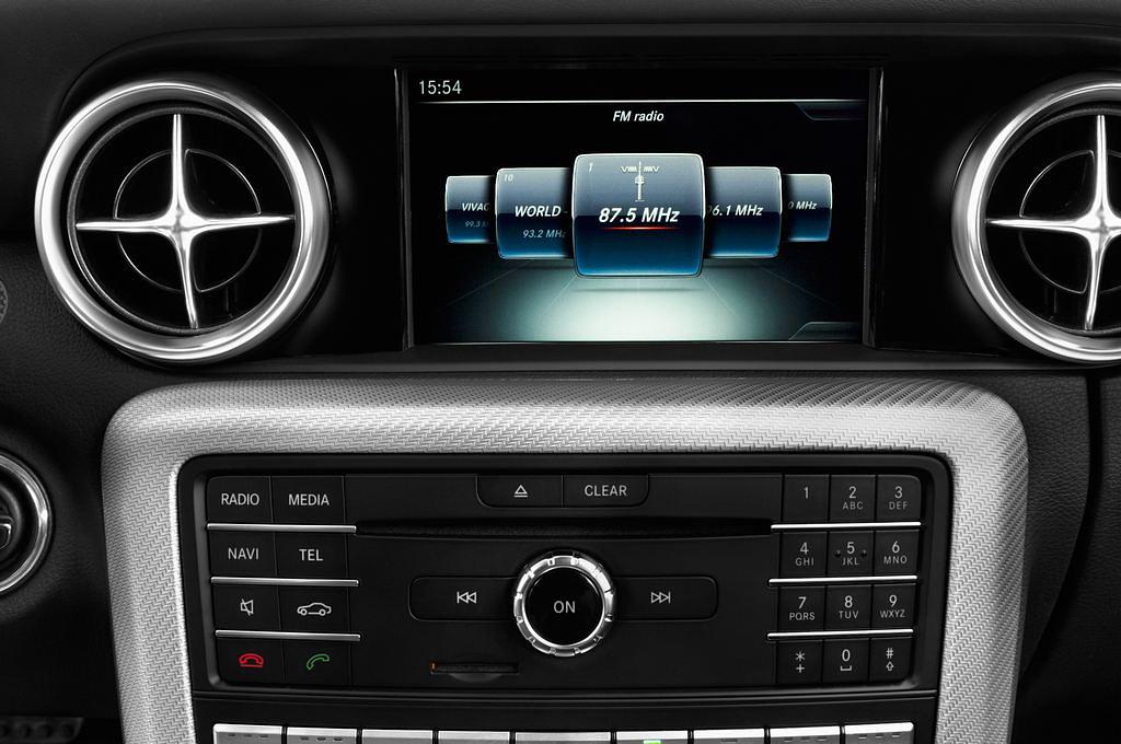 Mercedes SLC (Baujahr 2017) AMG 2 Türen Radio und Infotainmentsystem