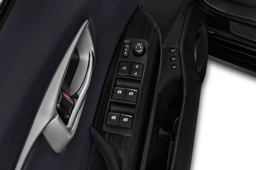 Toyota Mirai (Baujahr 2016) - 4 Türen Bedienungselemente Tür