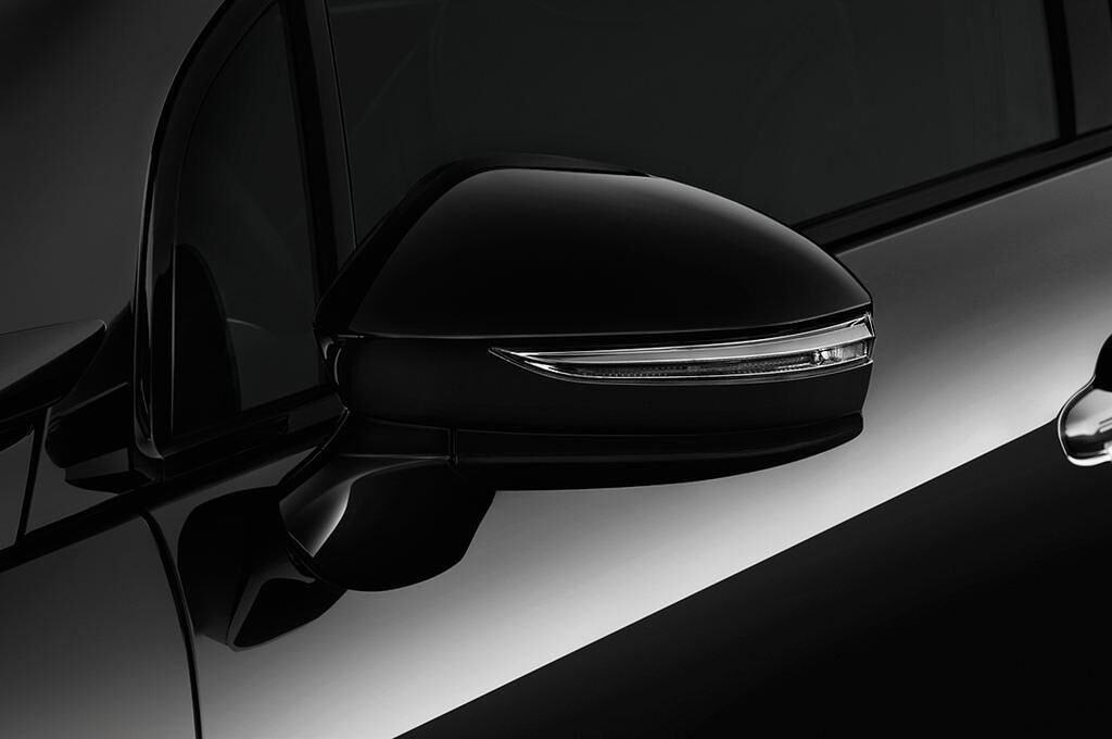 Toyota Mirai (Baujahr 2016) - 4 Türen Außenspiegel