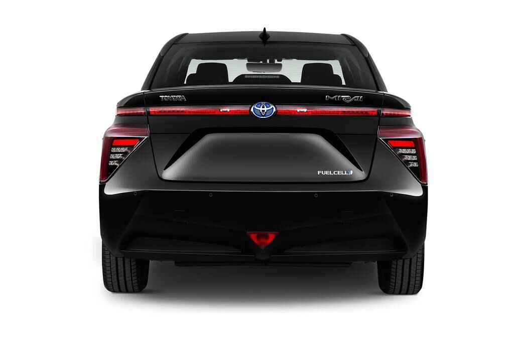 Toyota Mirai (Baujahr 2016) - 4 Türen Heckansicht