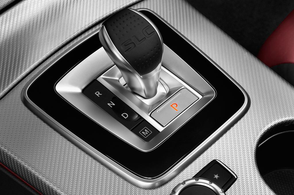 Mercedes SLC (Baujahr 2017) AMG 2 Türen Schalthebel