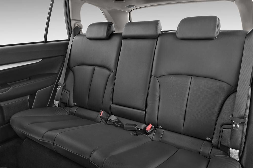 Subaru Outback (Baujahr 2010) Comfort 5 Türen Rücksitze