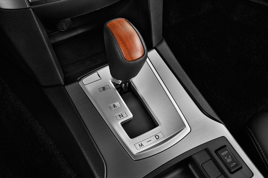Subaru Outback (Baujahr 2013) Active 5 Türen Schalthebel