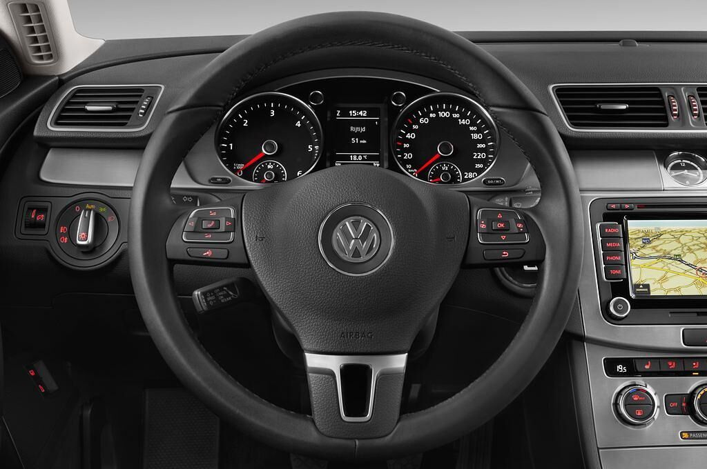 Volkswagen CC (Baujahr 2012) BlueMotion Technology 4 Türen Lenkrad