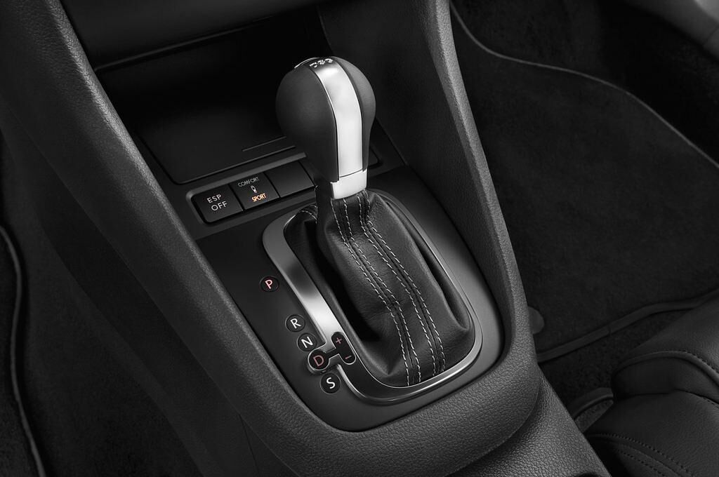Volkswagen Golf (Baujahr 2011) R 5 Türen Schalthebel
