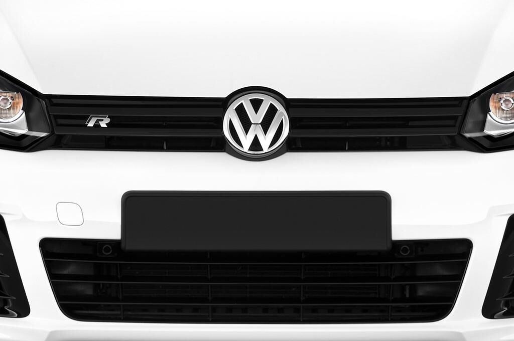 Volkswagen Golf (Baujahr 2011) R 5 Türen Kühlergrill und Scheinwerfer