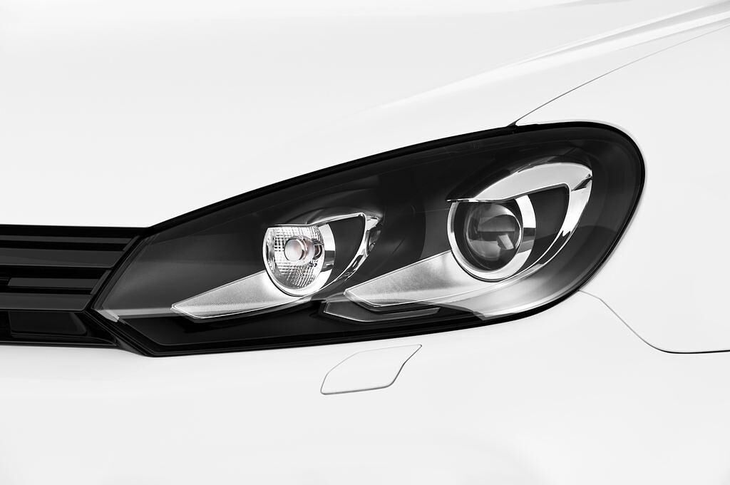 Volkswagen Golf (Baujahr 2011) R 5 Türen Scheinwerfer