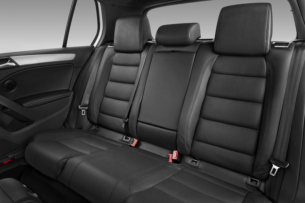 Volkswagen Golf (Baujahr 2011) R 5 Türen Rücksitze