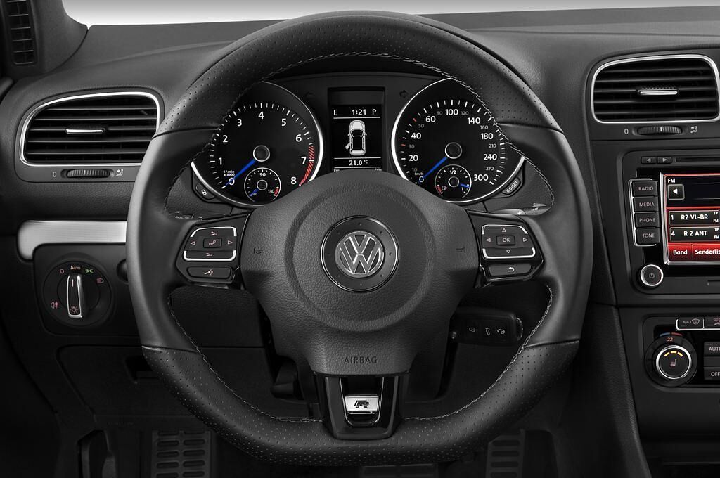 Volkswagen Golf (Baujahr 2011) R 5 Türen Lenkrad