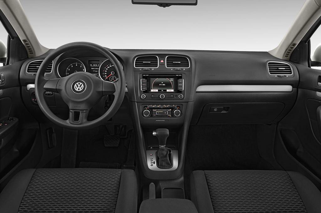 Volkswagen Golf (Baujahr 2011) Trendline 5 Türen Cockpit und Innenraum