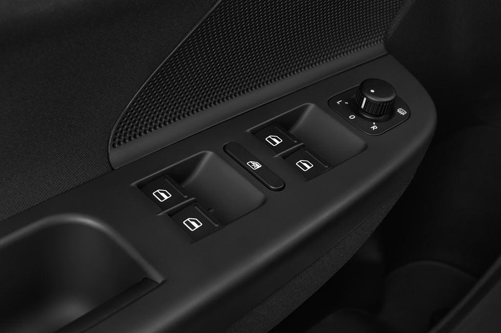 Volkswagen Golf (Baujahr 2011) Trendline 5 Türen Bedienungselemente Tür