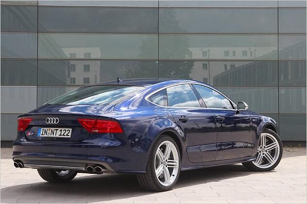 Die Schokoladenseite des S7 ist sein hübscher Rücken