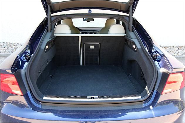 Der Kofferraum mit großer Klappe fasst 535 Liter