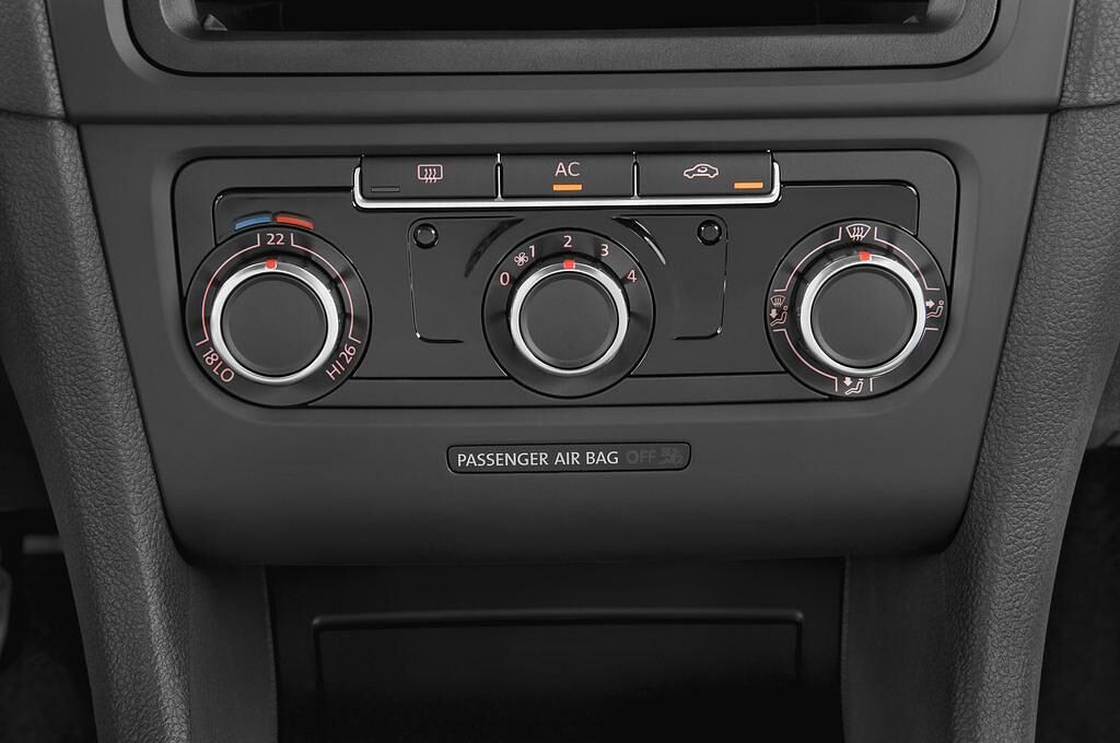 Volkswagen Golf (Baujahr 2010) Trendline 3 Türen Temperatur und Klimaanlage