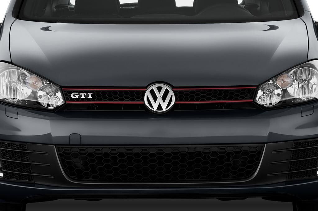 Volkswagen Golf (Baujahr 2010) GTI 3 Türen Kühlergrill und Scheinwerfer