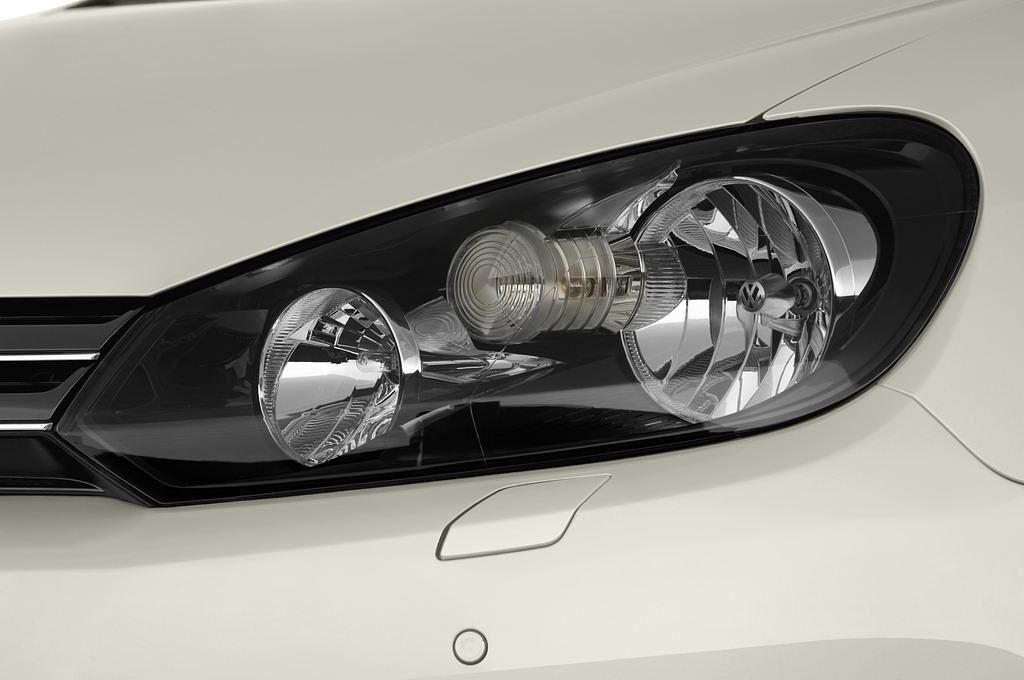 Volkswagen Golf (Baujahr 2010) Highline 5 Türen Scheinwerfer