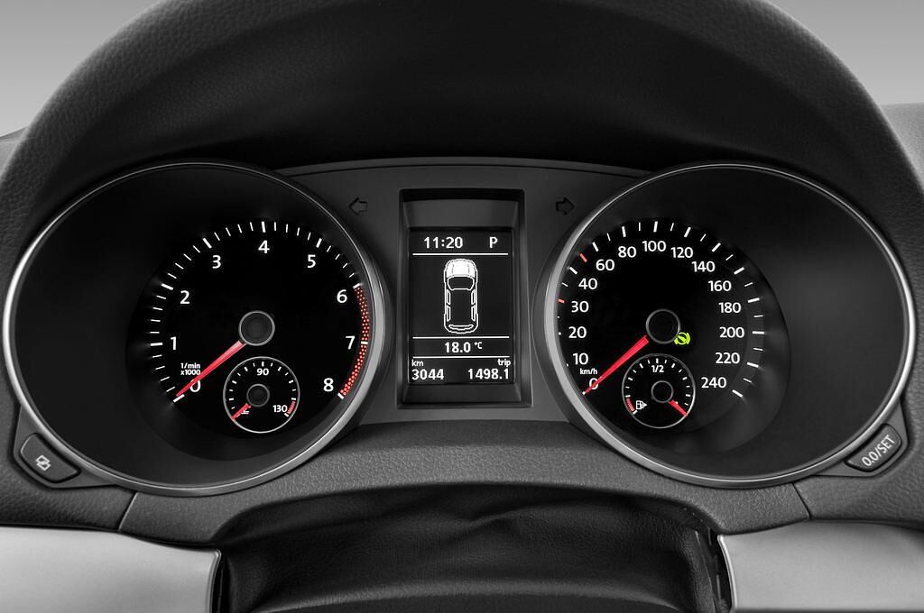 Volkswagen Golf (Baujahr 2010) Highline 5 Türen Tacho und Fahrerinstrumente