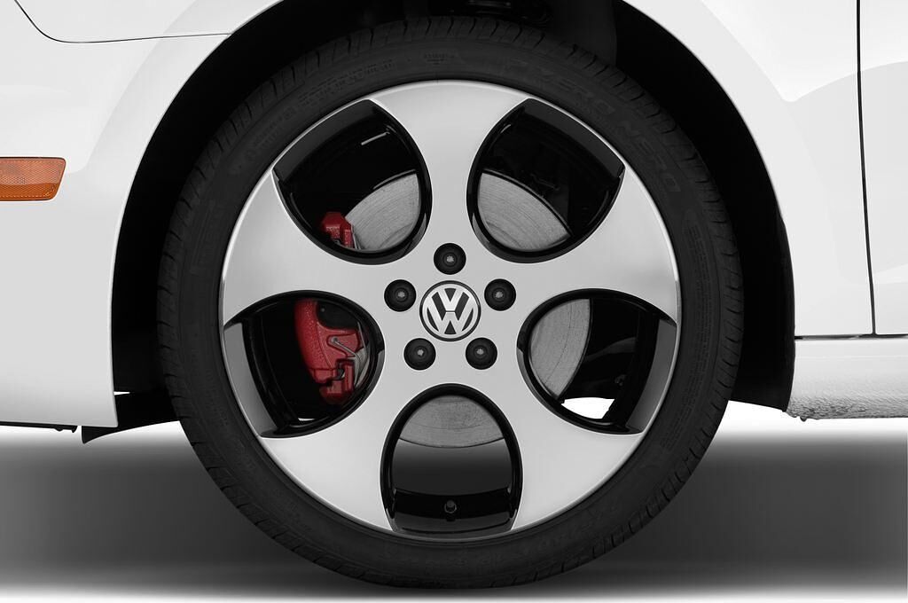 Volkswagen Golf (Baujahr 2010) GTI 5 Türen Reifen und Felge