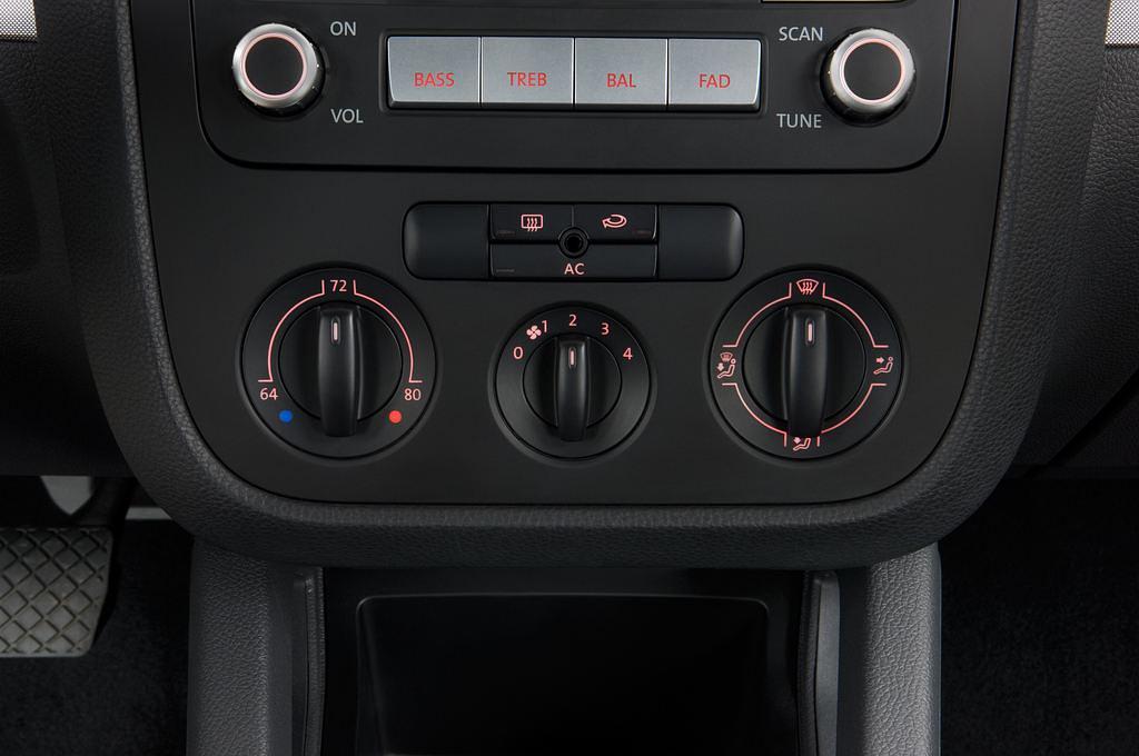 Volkswagen Jetta (Baujahr 2010) S 4 Türen Temperatur und Klimaanlage
