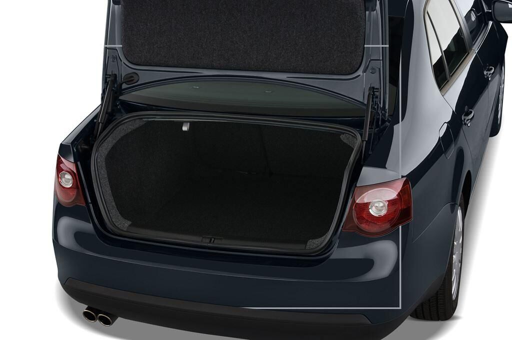 Volkswagen Jetta (Baujahr 2010) S 4 Türen Kofferraum