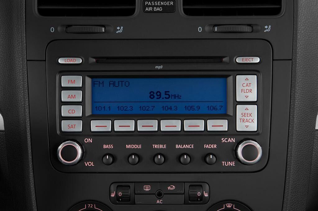 Volkswagen Jetta (Baujahr 2010) SE 4 Türen Radio und Infotainmentsystem