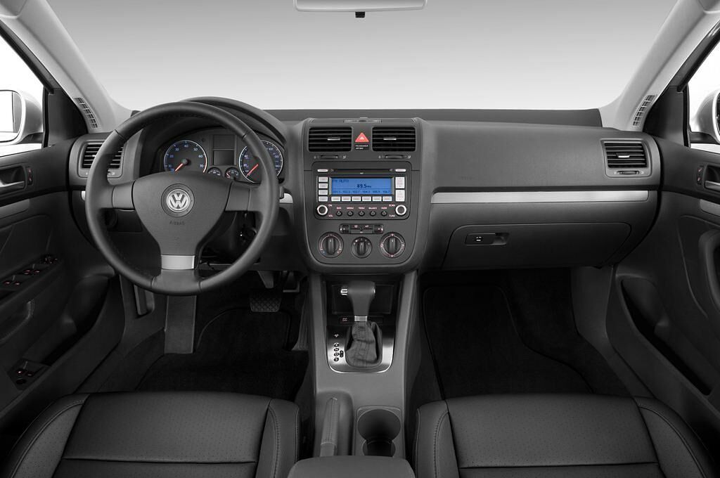 Volkswagen Jetta (Baujahr 2010) SE 4 Türen Cockpit und Innenraum